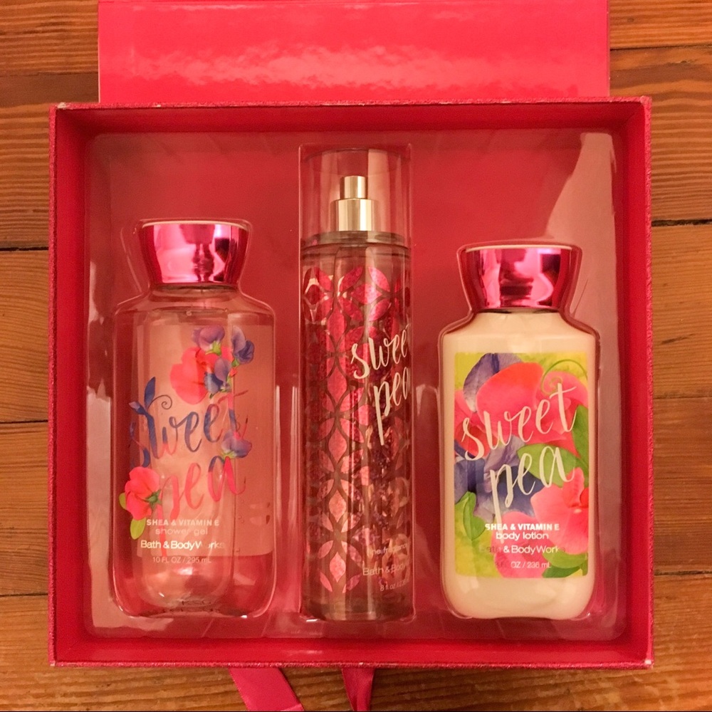 Bath and Body Works Sweet Pea gift box!